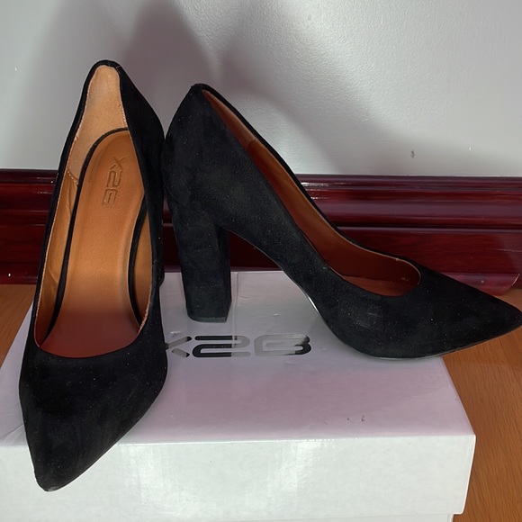 Chunky suede heels! - Picture 2 of 4